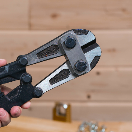 Choosing the Best Bolt Cutters