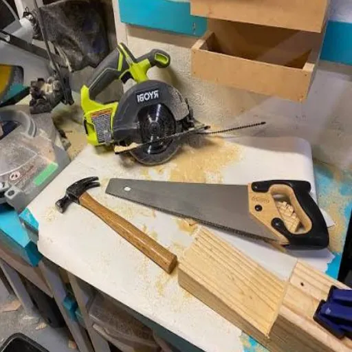 When to Use a Hand Saw vs a Circular Saw