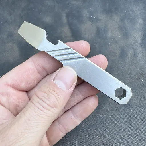 What Is an EDC Pry Bar_