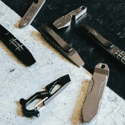 What to Look For in an EDC Pry Bar